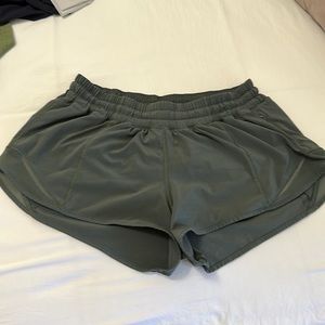 Lululemon Hotty Hot LR shorts